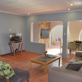 14 Cluster House & Studio, Hotel in George
