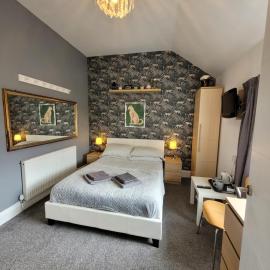 Room@87, Hotel in Ellesmere Port