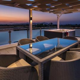 ASTERIA PEARL VILLA 2 with Rooftop Jacuzzi, hotel a Tigaki