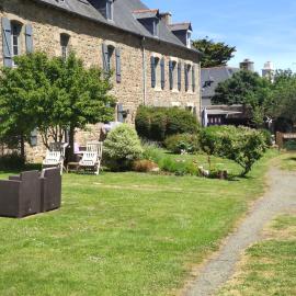 Appart'hotel Maison Saint Michel، فندق في بيمبول