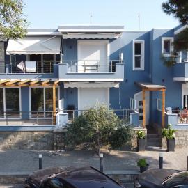 Isalos Suites, hotel in Nea Peramos