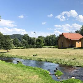 River wellness, hotel in Jince