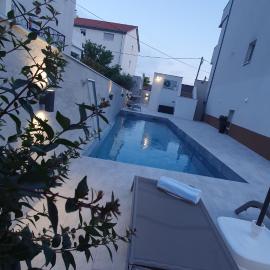 Apartment Villa Rina- Heated salt water Pool