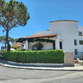 Eucalipto, hotel u Faru