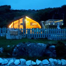 Selkie Cabin Achmelvich, Lochinver, hotel in Lochinver