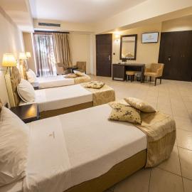 Amalias Hotel, hotelli Kouroutassa