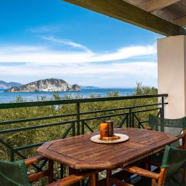 Keri Marathias Pavezzo Villa