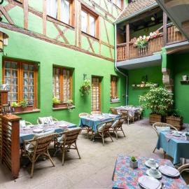 Hotel à l'Oriel، فندق في ريكيوير