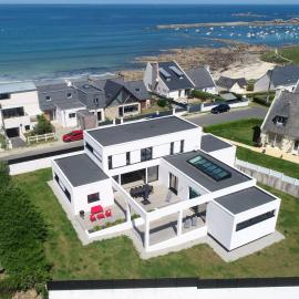Villa Pool and Beach Bretagne, hotel a Plouescat