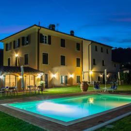 Garden Relays Villa Rosy, hotel a Massarosa