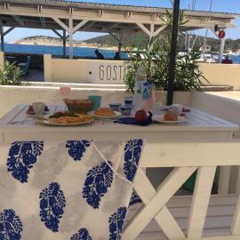 VILLA IL BLU direkt am Meer, hotel in Martinšćica
