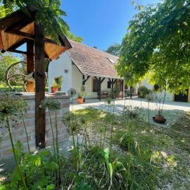 Árnyas Vendégház, hotel in Badacsonytomaj