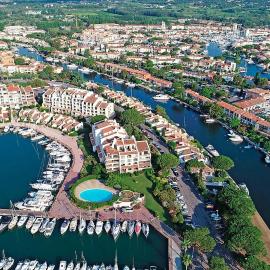 Logement insolite dans le Golfe de Saint Tropez, hotel v destinácii Cogolin