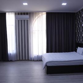 Lime Hotel & Restaurant Complex、ギュムリのホテル