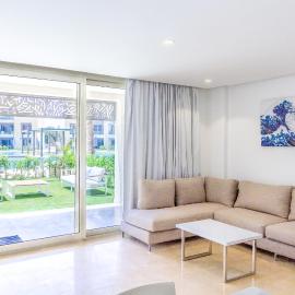 Ollystays - Beach & Pool FREE Access, Mangroovy 2BR !