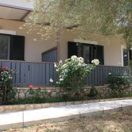 Chloe Apartments