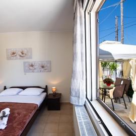 Irinis House, hotel u gradu Komílion