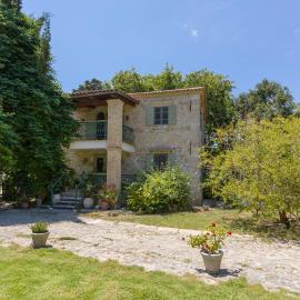 Jianni's Villa - Stone Villa in the Greenery!!, hotel di Vasilikos