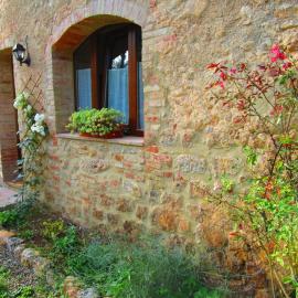 Il Mandorlo di Monteriggioni، فندق في مونتيريجيوني