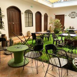 Hostal Las Puertas، فندق في سانتا آنا