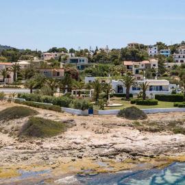 Palmaya Villa, unique seafront experience