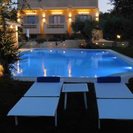 Orea Superior Rooms, hotel em Kypseli
