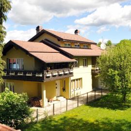 Garden's apartman - Kosjerić, hotel a Kosjeric