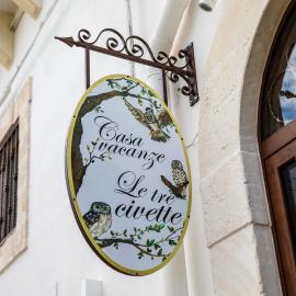 Casa Vacanze Le tre civette، فندق في جينوسا