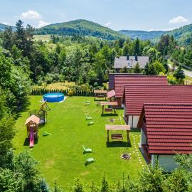 Domki Pod Czarnym Groniem, hotel v destinácii Rzyki