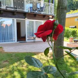 P7-Nyaraló, hotel u gradu 'Magyarhertelend'