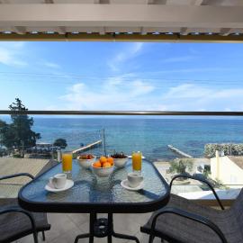 Villa Boukari Beach โรงแรมในบูเกริ