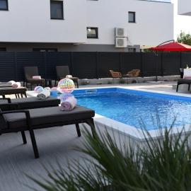 B1villa, hotelli kohteessa Srima
