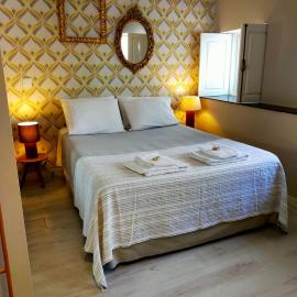 Nas Três Janelas, hotel u gradu Vijana do Kastelo