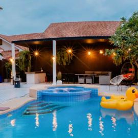 Baan Kiang Lay Phu View Private Pool Villa in Central Hua Hin, hotel v destinaci Hua Hin