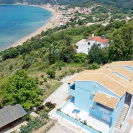 Agios Georgios - 2 Beds - Sleeps 4 - Free Parking