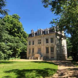Le Clos du Cèdre, hotell sihtkohas Saint-Ouen