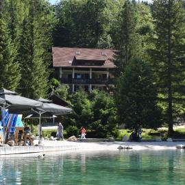 Hiša ob jezeru - House by the Lake, hotel in Kranjska Gora
