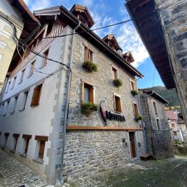 Metsola Apartamentos Rurales, hotel i Isaba