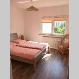 Hinter Burg, Haus mit Garten، فندق في ماين