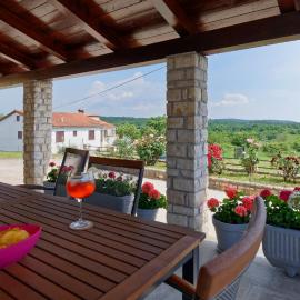 Apartment Larissa by Rent Istria