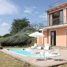 Villa Diana - Pesaro mare e cultura - intera struttura con piscina, hotel v mestu Mombaroccio