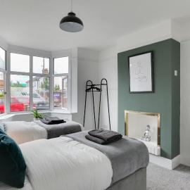 Spacious Three Bedroom House - Free Parking & Wifi, hotel in Chelmsford