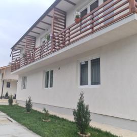 Luca's studio 2 ,Close to Therme Bucharest, Airport Otopeni, hotel in Baloteşti