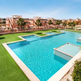 Cozy Apartment In Torrevieja With Sauna, hotel in Torrevieja
