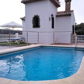 Villa Las Encinas COSTA DEL SOL, hotell i Torrox