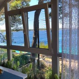 Shabby chic beach cottage Hvar, hotel v destinácii Hvar