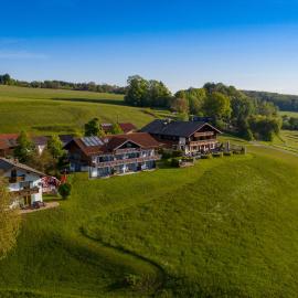 Berg Hotel Weingarten Garni, hotel sa Rimsting