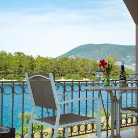 Leeward Suite at Captains Guesthouse, hotel in Fiskardo