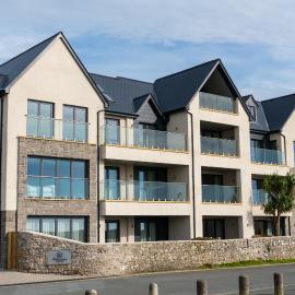 Apartment 3 Waterstone House - Sea Front Apartment, Hot Tub