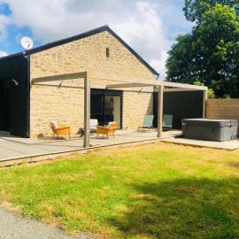 Le Ristouar - Maison Aveleen, hotelli kohteessa Quimperlé